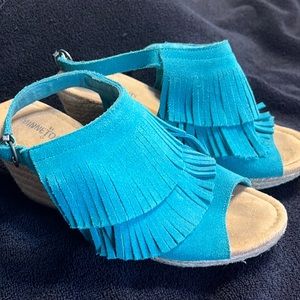 Minnetonka - size 10 - turquoise - fringe